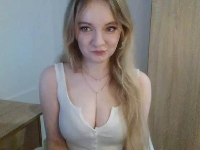 AlmaNatural on BongaCams 