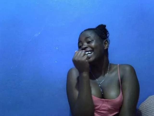 curvy-corazon on BongaCams