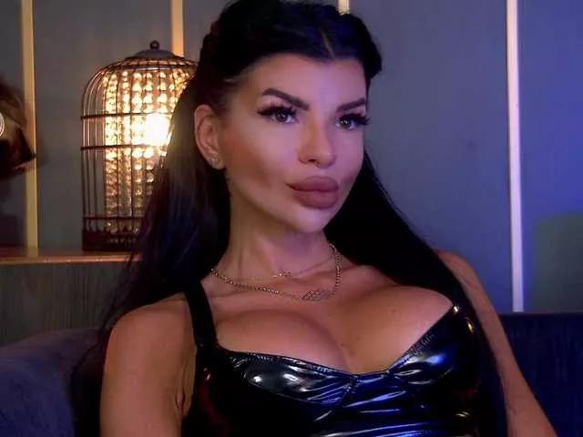 EleniaDevons on BongaCams 