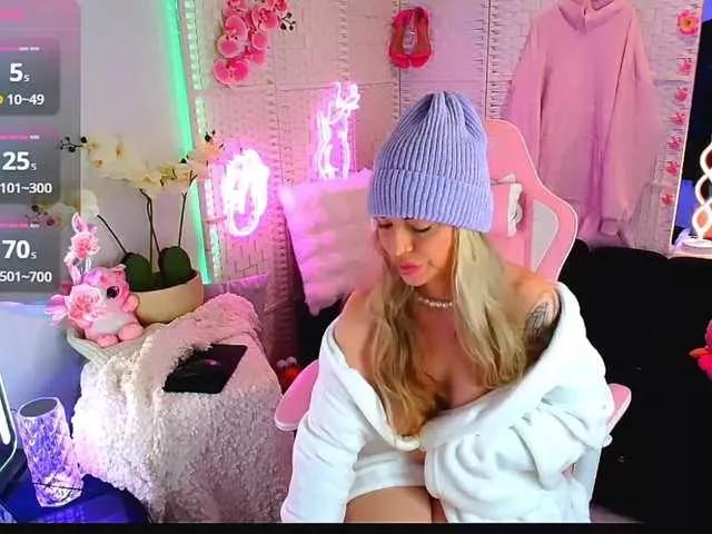 EllieKarrX on BongaCams 