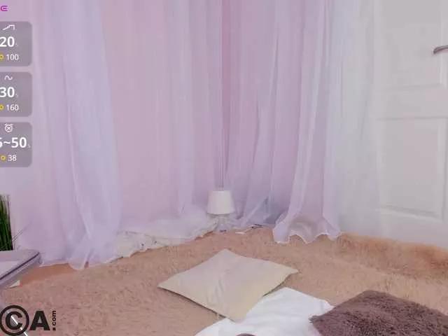 Emilia-Reeddd on BongaCams