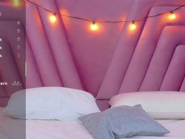 horny18girl on BongaCams