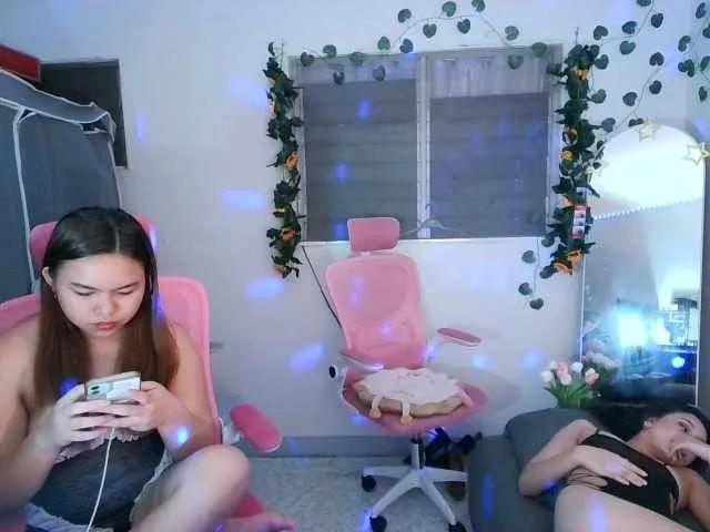 hornygirls on BongaCams