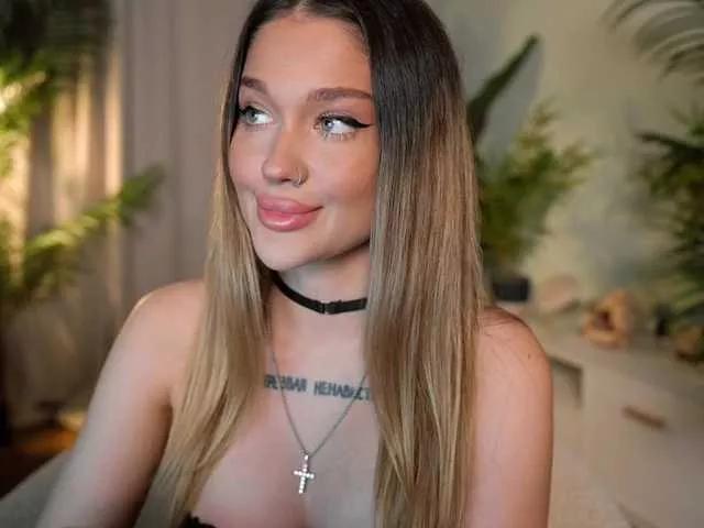 IamToxicRoxy on BongaCams
