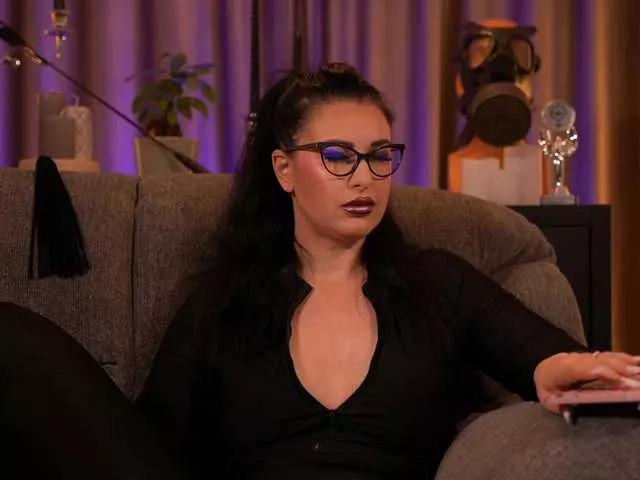 KellyKent on BongaCams