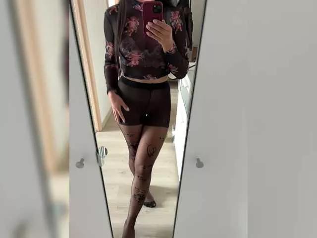 Kiss-krisss on BongaCams