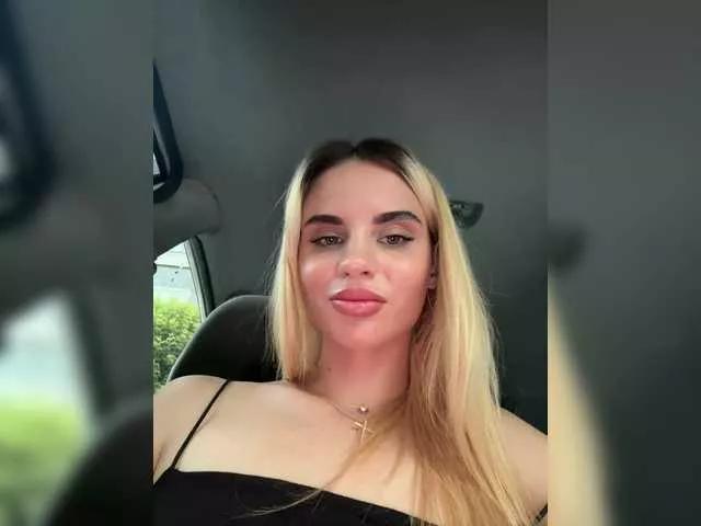 LedyMiya on BongaCams