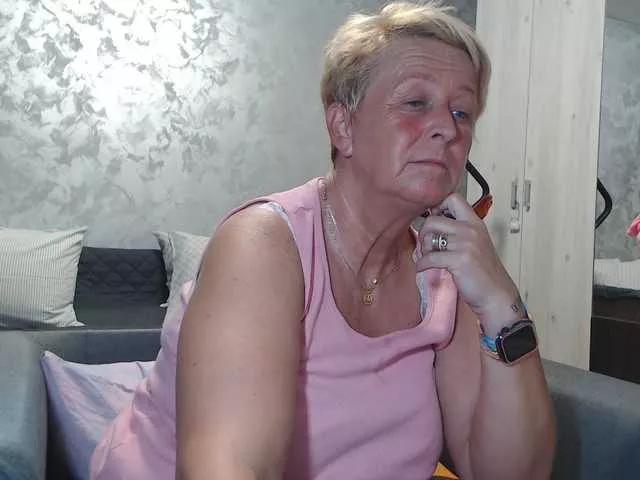 LovePinkLilli on BongaCams
