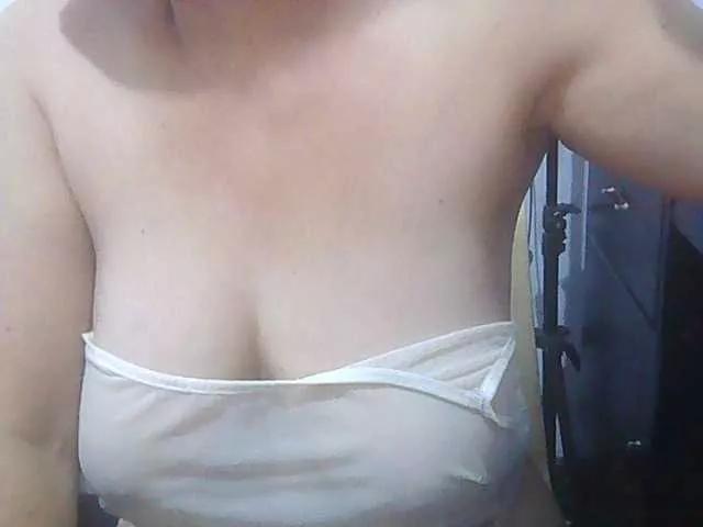melon2love4u on BongaCams