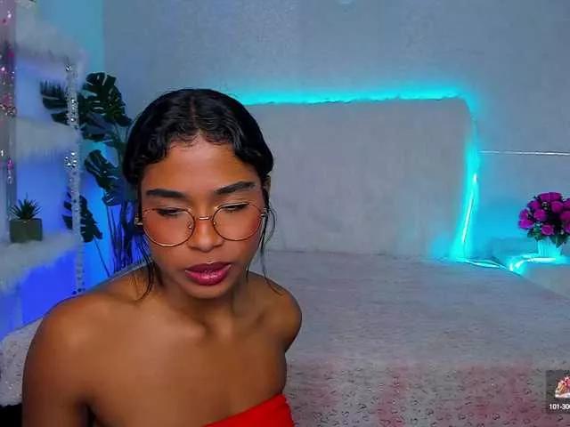Playwhitus17 — Besos  Calientes , que besen mi oreja cuello , mientras siento el cosquilleo ahi debajo y me voy mojando lentamente hasta sentir ese orgasmo que a todas nos vuelve loca, me gusta  hacerlo suave y luego un po****as divino hasta mojarme tanto y llegar...