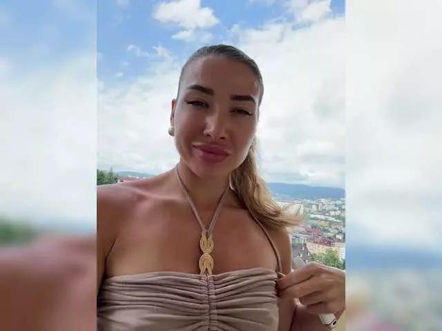 Rarini on BongaCams 