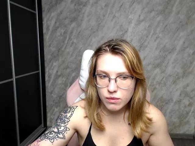 Regimasmile on BongaCams