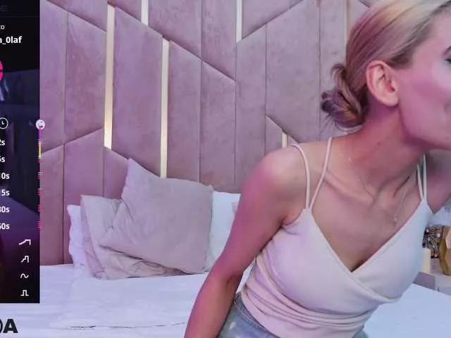 SelenaDaze on BongaCams 