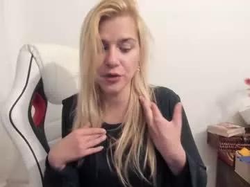 Freechat artsyandcraftsy_ on Chaturbate