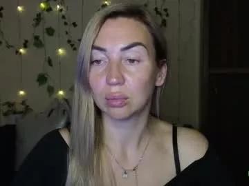 ay_kiss_jully — GOAL: Show with cream [635 tokens left] # smile #new #nonude #shy #natural #feet #muscle # fit #