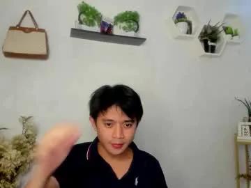 Bicurious hotness: Brazeen gets uncovered while rubbing her slit on webcam brazeen from Chaturbate