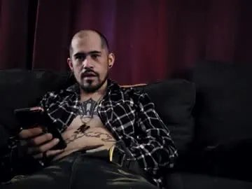 Freechat brownboyt on Chaturbate