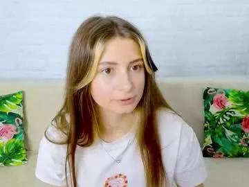 cesolin — GOAL: change outfit [544 tokens remaining] Welcome to my room! I'm new here! I'd be happy to chat with you #new #shy #young #nonude #skinny