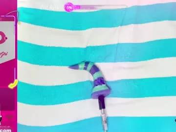 Freechat daddyslittlegirl01 on Chaturbate