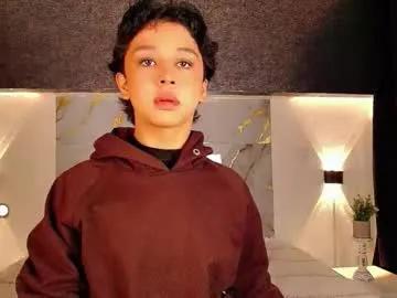 dante_bre — GOAL: terminar dia feliz [400 tokens remaining] Welcome to my room! #femboy #teen #skinny #lovense #anal