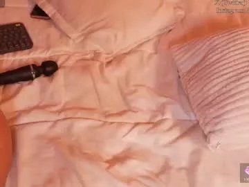 Freechat enyollbloss on Chaturbate