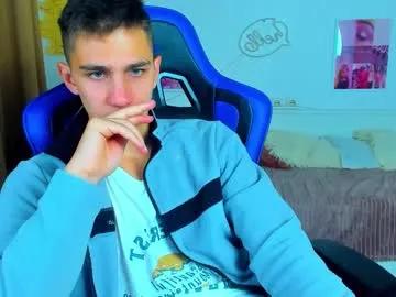 Dirty satisfaction with the natural Frank_mooree from Chaturbate teasing onwebcam frank_mooree from Chaturbate