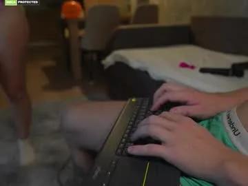 Appealing Friendsurdreams gets exposed and orgasm while being followed friendsurdreams from Chaturbate