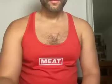 Bicurious beauty: Fuckyeahcoach gets undressed while rubbing her pussy on webcam fuckyeahcoach from Chaturbate