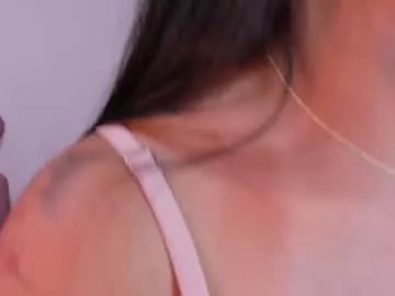 Away hillary_jones on Chaturbate