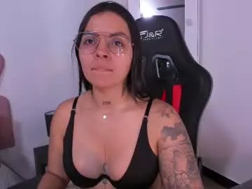 Away hillary_jones on Chaturbate