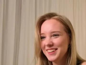 Bicurious craziness: L1n4luv gets au naturel while touching her clit in public l1n4luv from Chaturbate