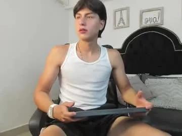 Provocative Landercruz gets bare naked and orgasm while being diddled landercruz from Chaturbate