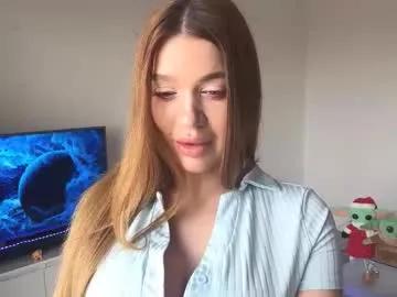 Bicurious hotness: Marindasembler gets naked while fondling her twat onwebcam marindasembler from Chaturbate