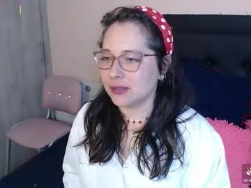 Freechat may_bloom on Chaturbate