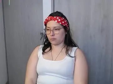 Freechat may_bloom on Chaturbate