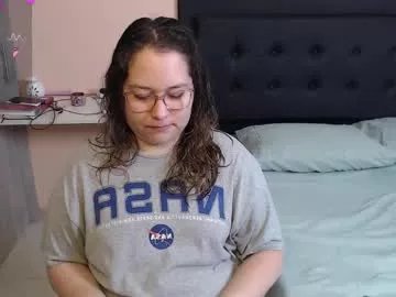 Freechat may_bloom on Chaturbate