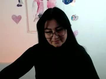 Bicurious beauty: Milania_milaa gets nude while stroking her punani in public milania_milaa from Chaturbate
