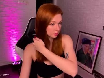 Freechat mirai_meow on Chaturbate