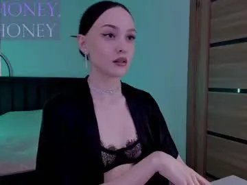 Freechat mistress_mialibra on Chaturbate