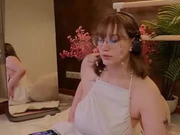 Freechat morvelyn on Chaturbate