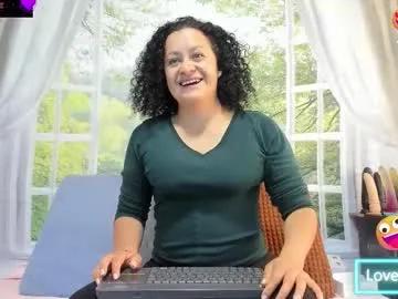 cam to cam with Chaturbate's Nikol32__ in her live performance for immersive sensations nikol32__ from Chaturbate