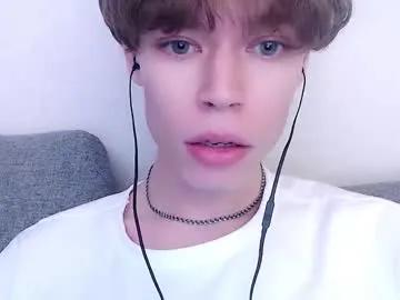 Quench your yearning with the sexy Chaturbate camwhore - Pawclaw pawclaw from Chaturbate