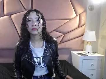 Live dreams and kinky pleasure with Chaturbate's talented Pettymoon pettymoon from Chaturbate