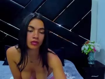 Private saraloveee_ on Chaturbate