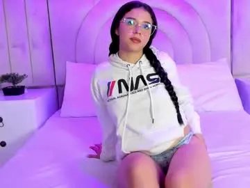 smiling_angeel — GOAL: Sexy Dance [260 tokens remaining] Hello, I like to smile for the world! #latina #18 #daddy #shy #smalltits