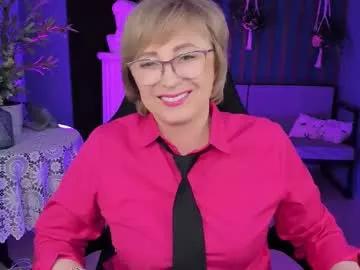 sugarvi — I love to have heart-to-heart conversations on all topics #milf #findom #nonude #mommy