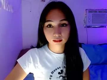 sweetlilly_18 on Chaturbate 
