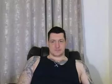 Freechat tattooedhunk_ on Chaturbate
