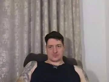 Freechat tattooedhunk_ on Chaturbate