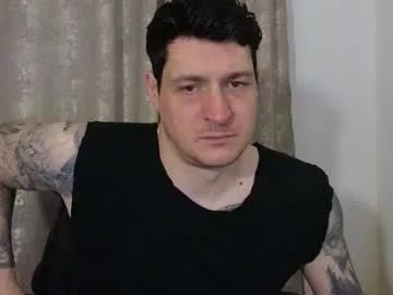 Freechat tattooedhunk_ on Chaturbate